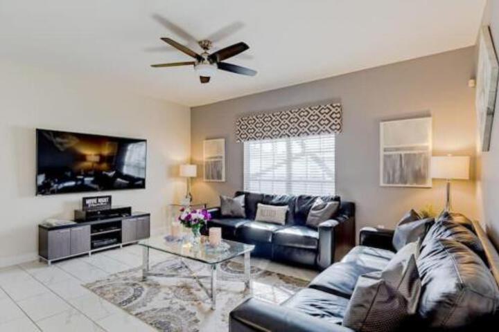 Luxurious 5BR Villa in Champions Gate Resort in Davenport, FL