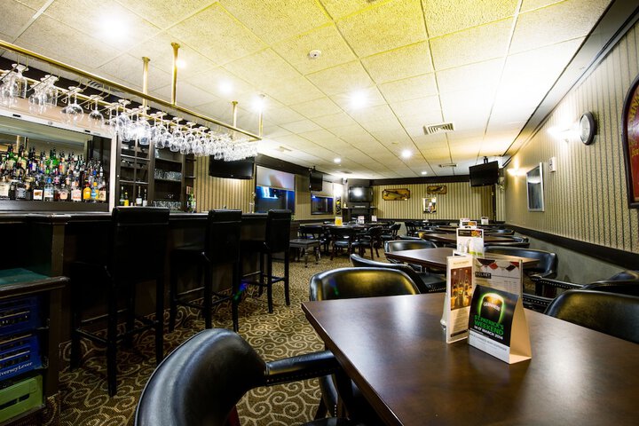 Lounge 36 of 41