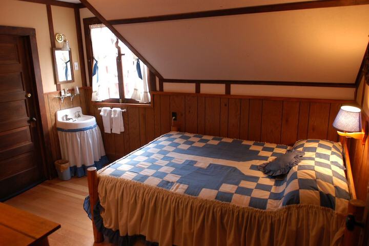 Room 5 of 40