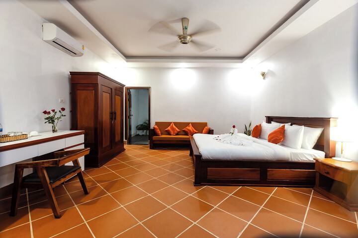 Room 4 of 96