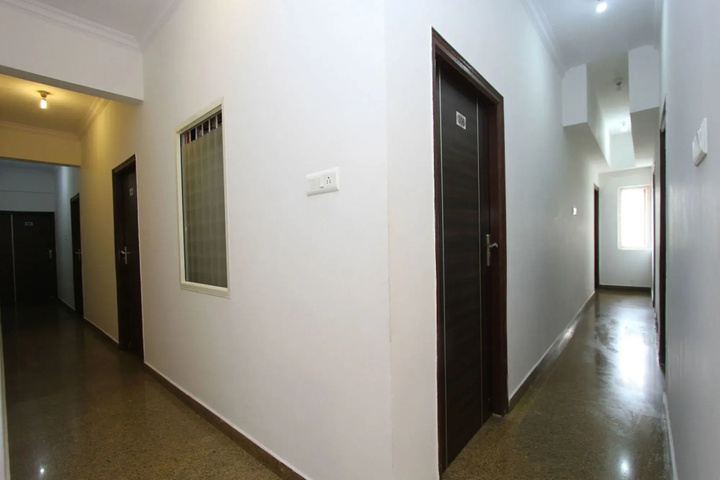 Room 2 of 3