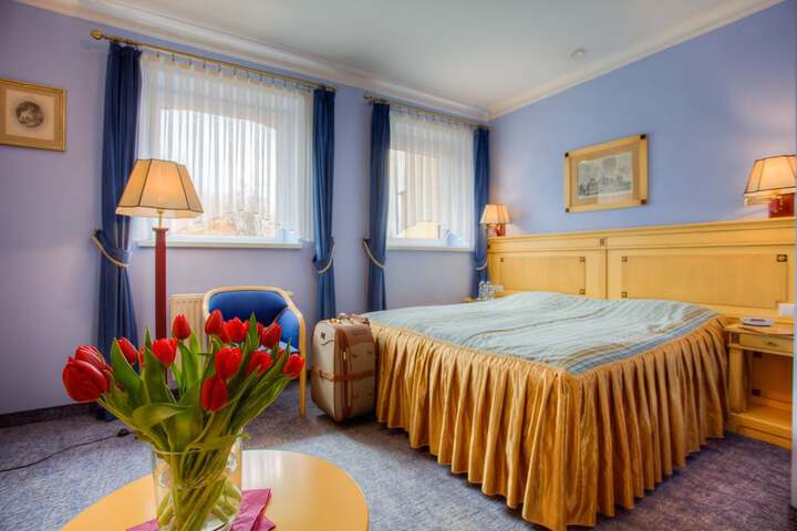 Room 5 of 40