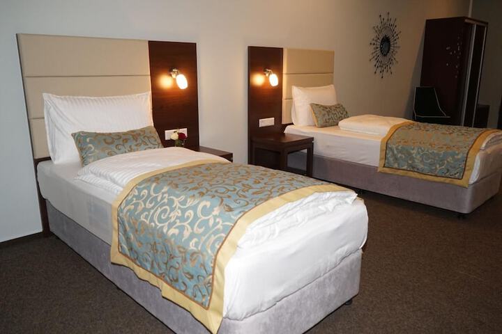 Room 16 of 29