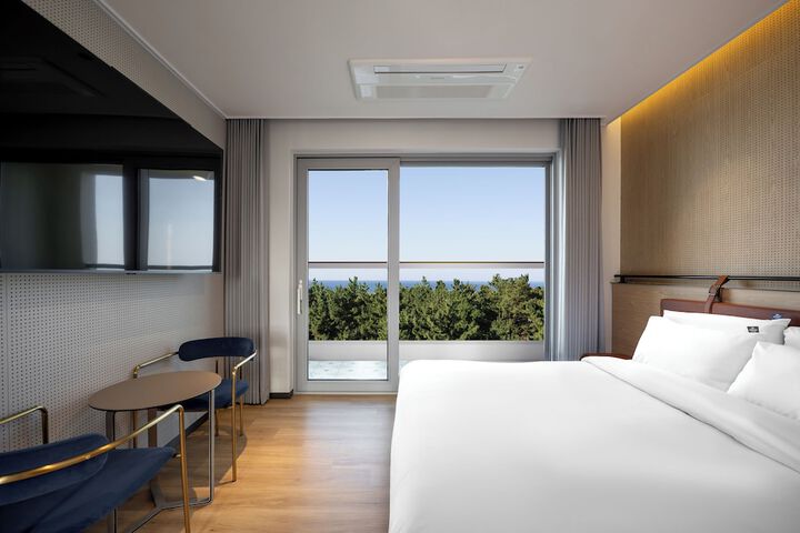 Room 25 of 89