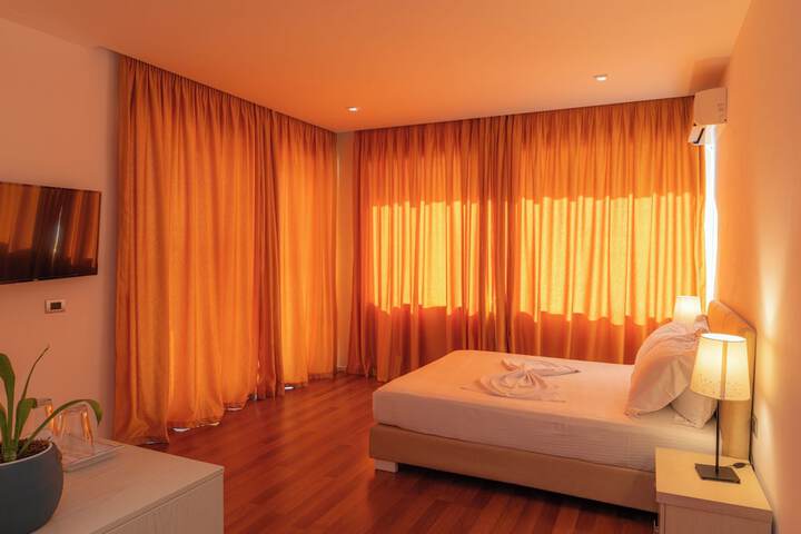 Room 12 of 63