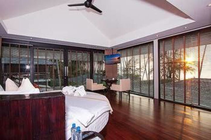 Room 9 of 26