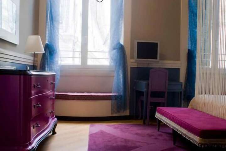 Room 9 of 26