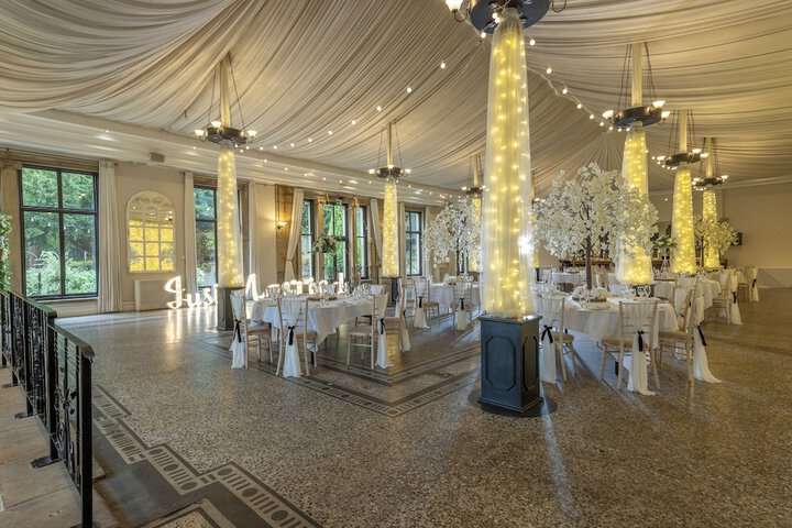 Ballroom/Hall 61 of 79