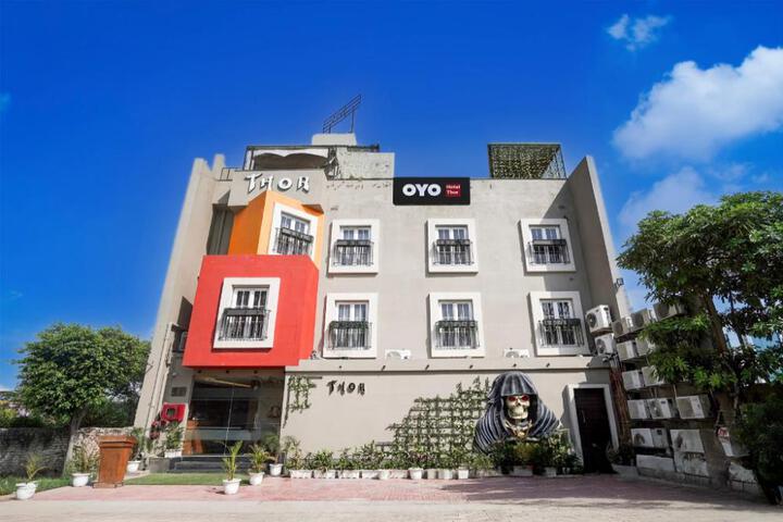 Hotel O THOR The Party World