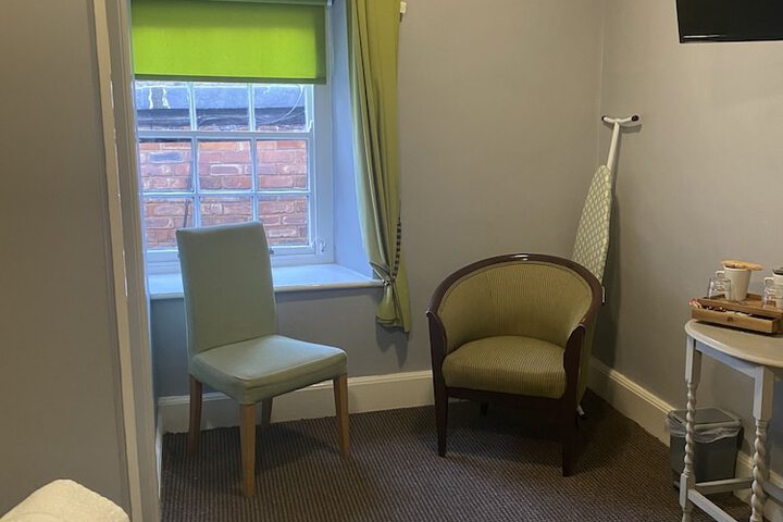 Room 10 of 15