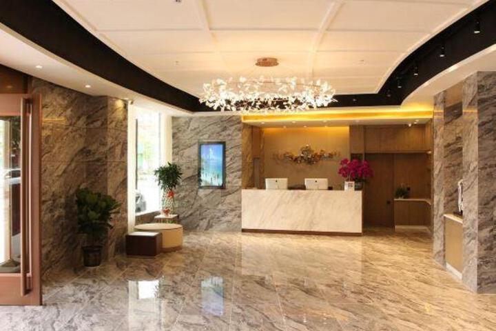 Lexuan Holiday Hotel (Yangjiang Jingyuan City Shopping Center)