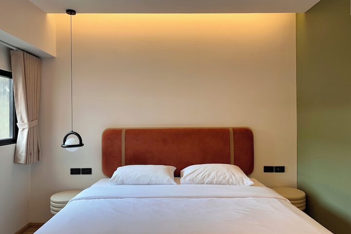 Room 12 of 79