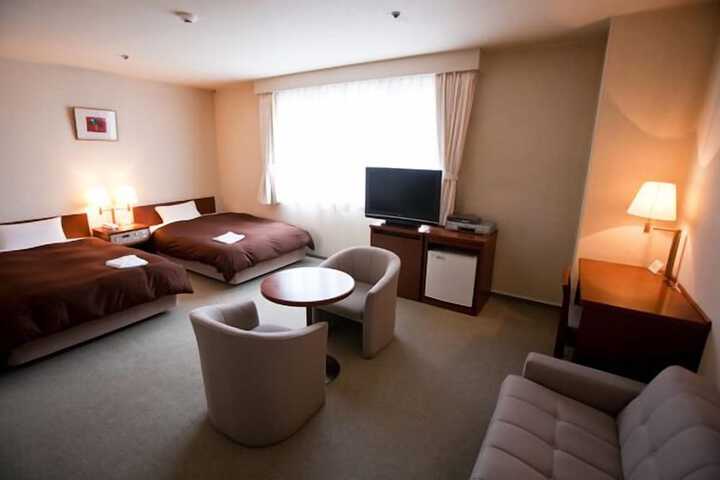 Room 3 of 43