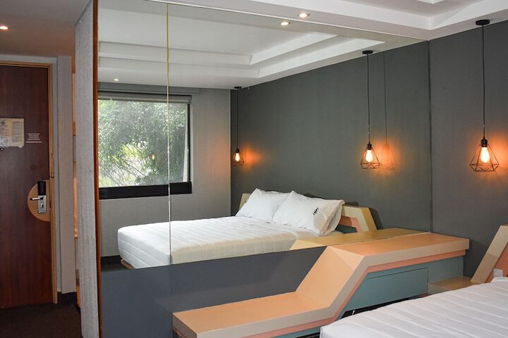 Room 3 of 39