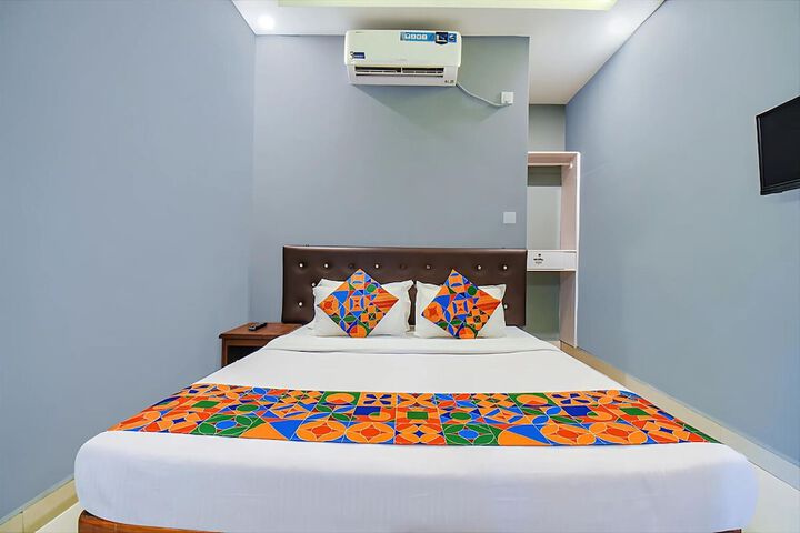 Room 4 of 37
