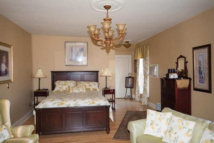 Room 7 of 51
