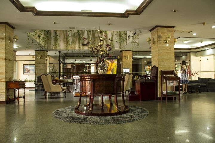 Entrance & Lobby