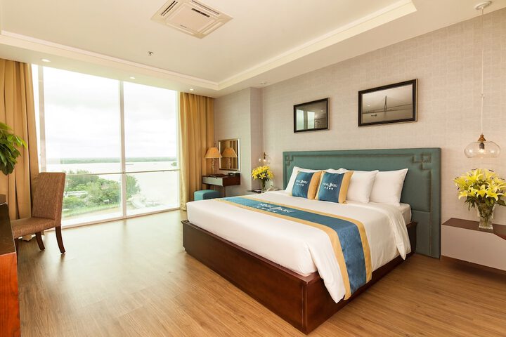 Room 14 of 90