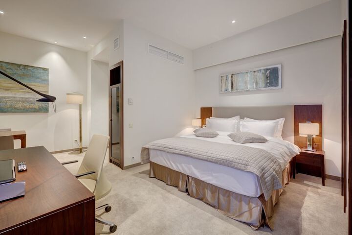 Room 21 of 61