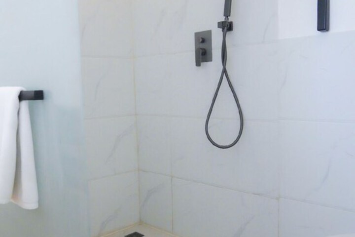 Room 15 of 27
