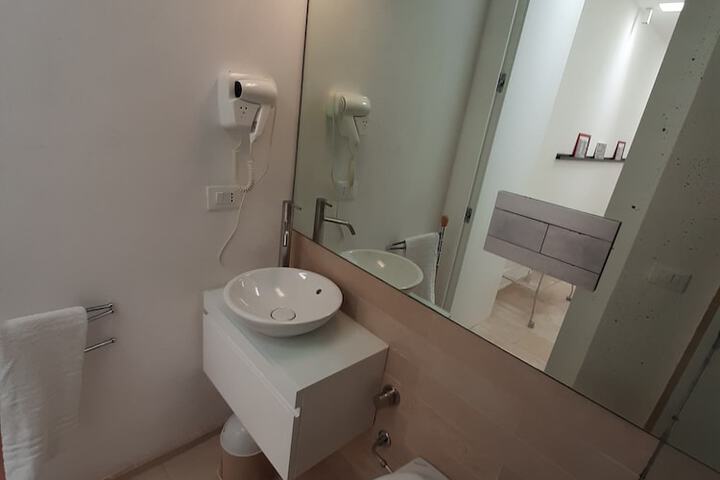 Room 173 of 249