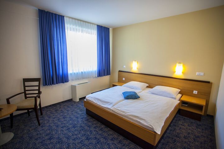 Room 5 of 47
