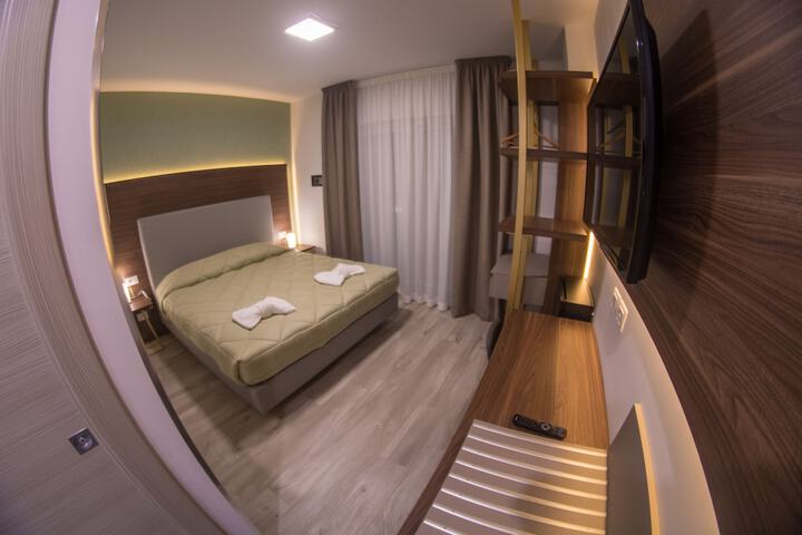 Room 9 of 44