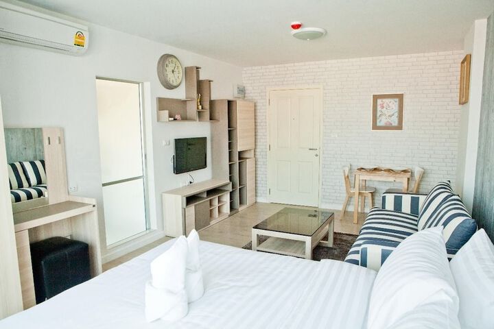 Room 4 of 15