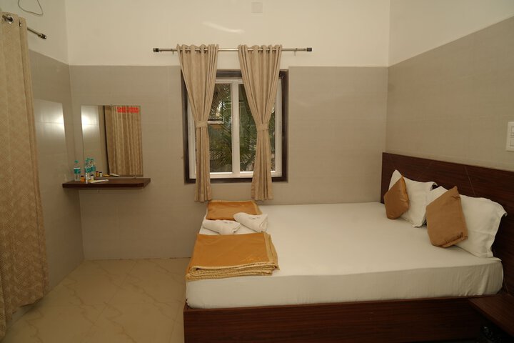Room 2 of 16