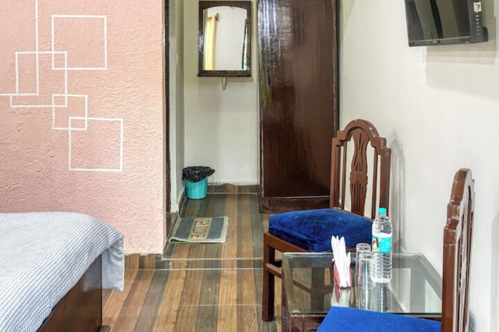 Room 14 of 37