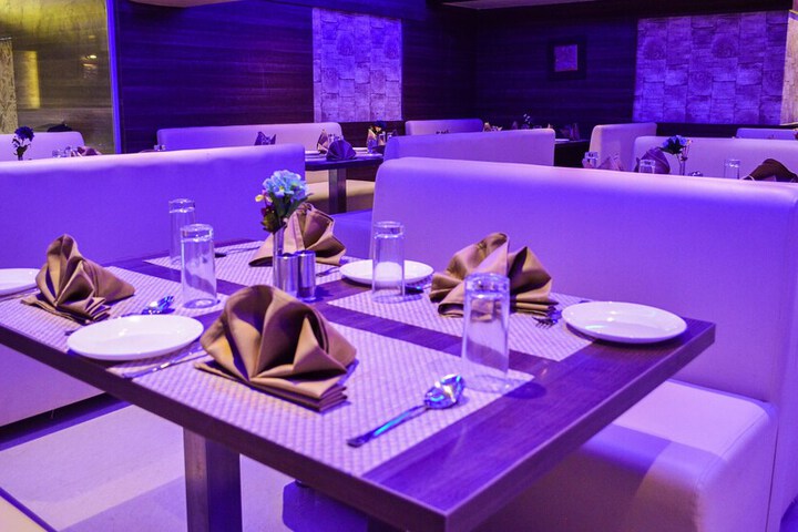 Dining 26 of 39