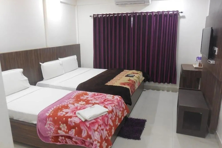 Room 5 of 18