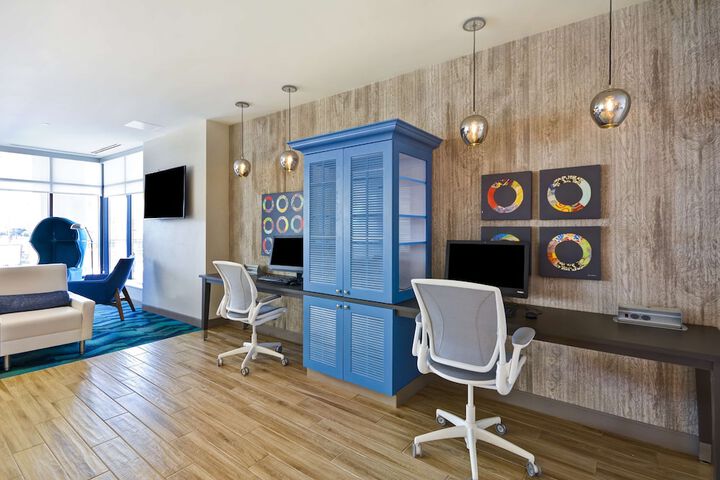 Business Center 37 of 41