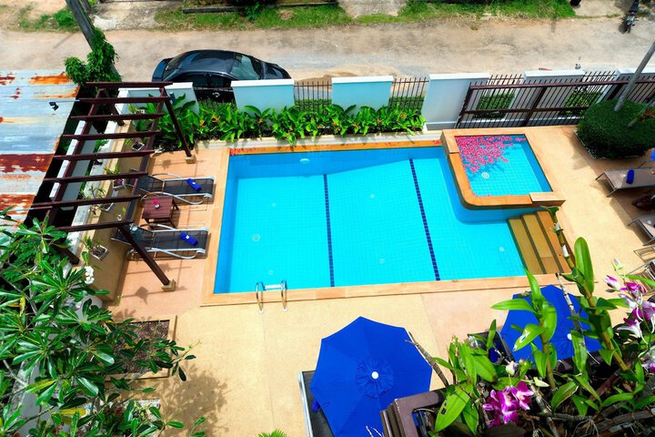 Hotel Pool