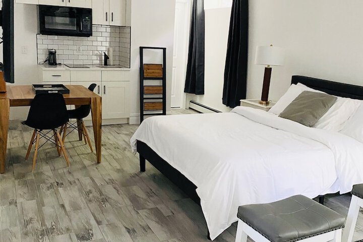 Room 10 of 17