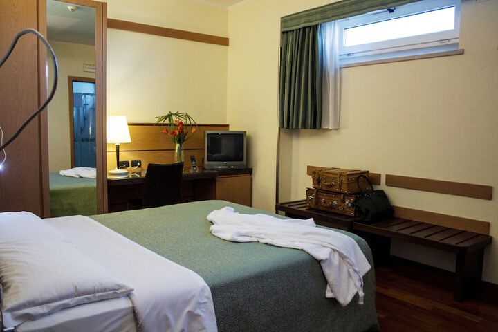Room 5 of 67