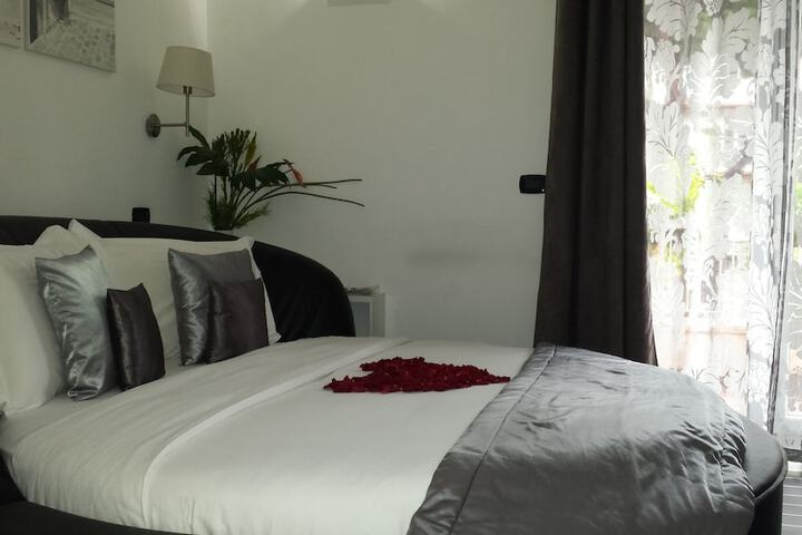 Room 2 of 17