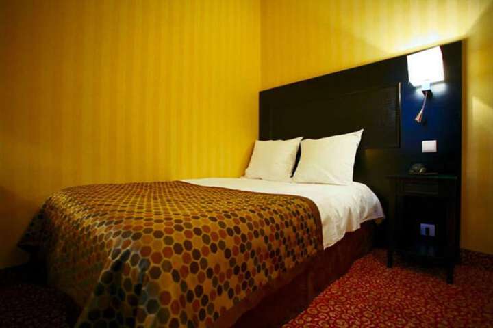Room 11 of 29