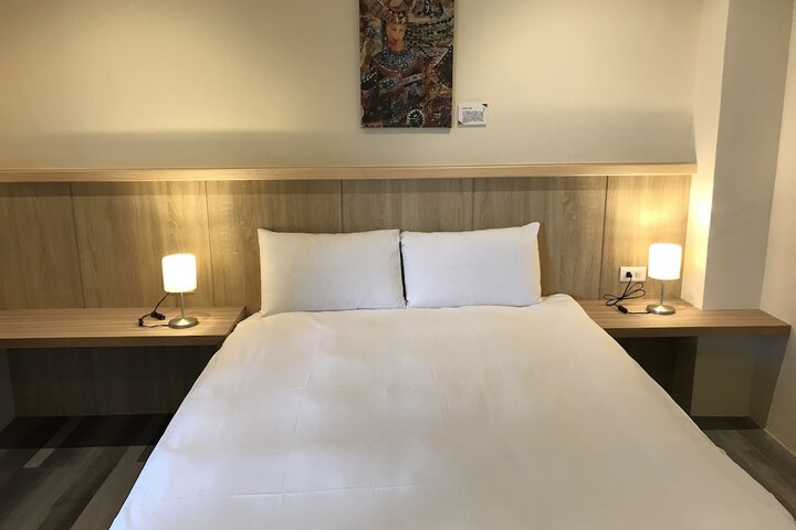 Room 27 of 51