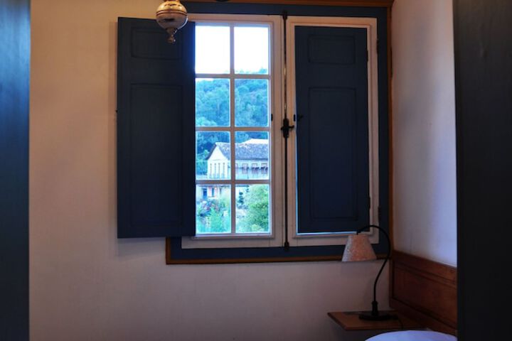 Room 25 of 106