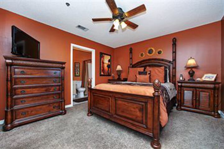 Room 44 of 102