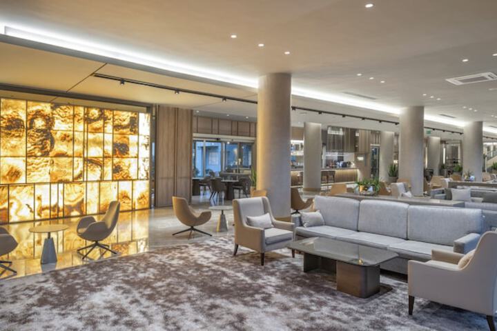 Hotel Interior 21 of 194