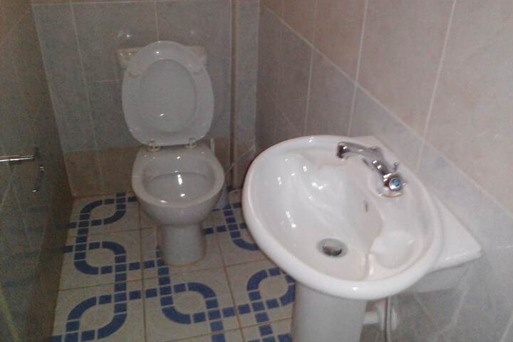 Room 5 of 12