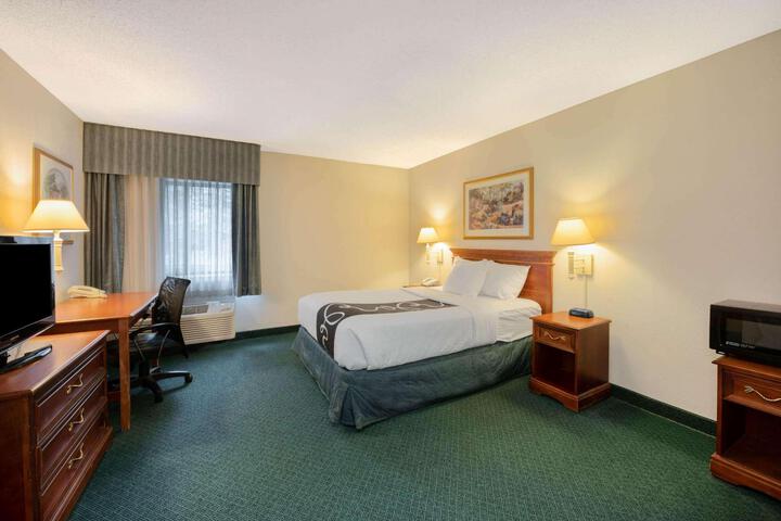 Deluxe 2 Double Beds (8 of 10)