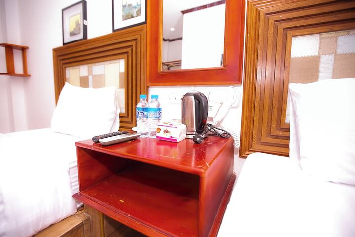 Room 27 of 103