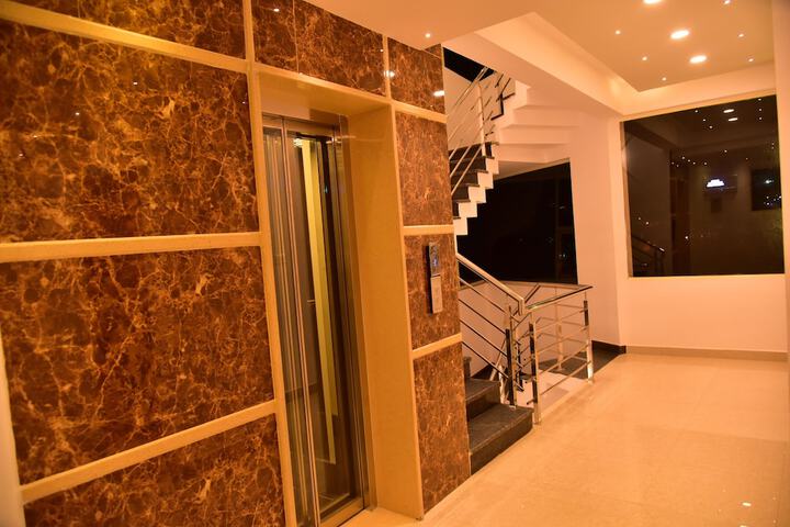 Room 10 of 21