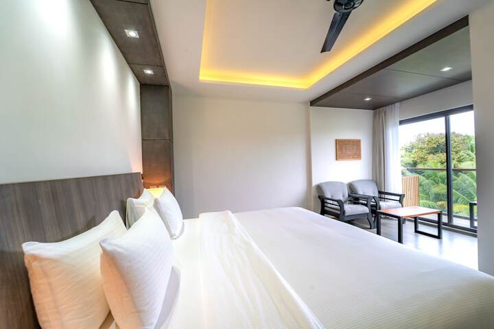 Room 12 of 37