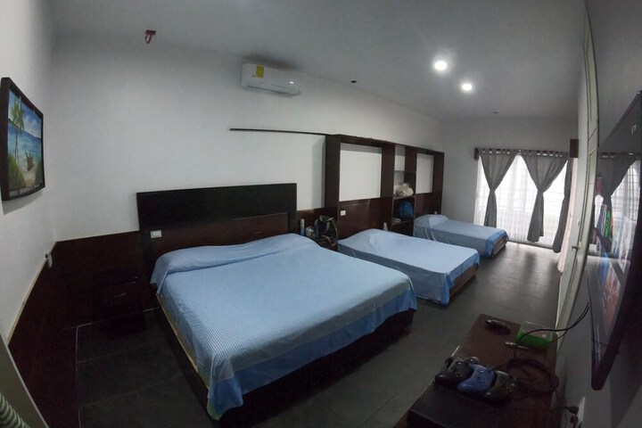 Room 5 of 89