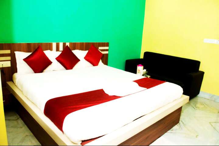 Room 4 of 7