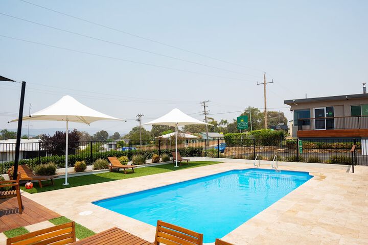 Pool 71 of 101